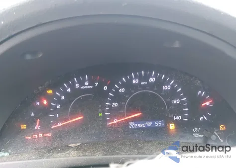 2010 Toyota Camry Le/Se/Xle z USA, uszkodzony, nr VIN 4T1BF3EK1AU524024